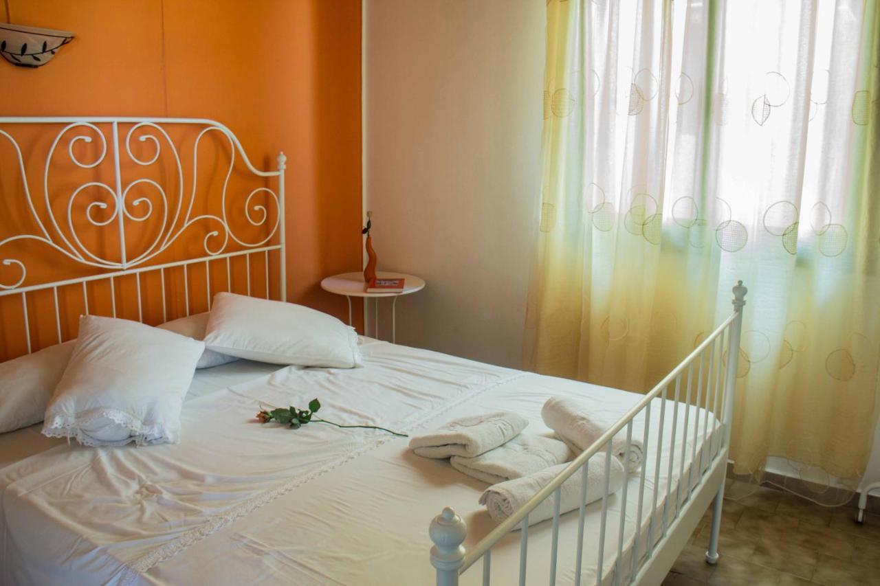 Villa Georgia คาลีเวส ภายนอก รูปภาพ